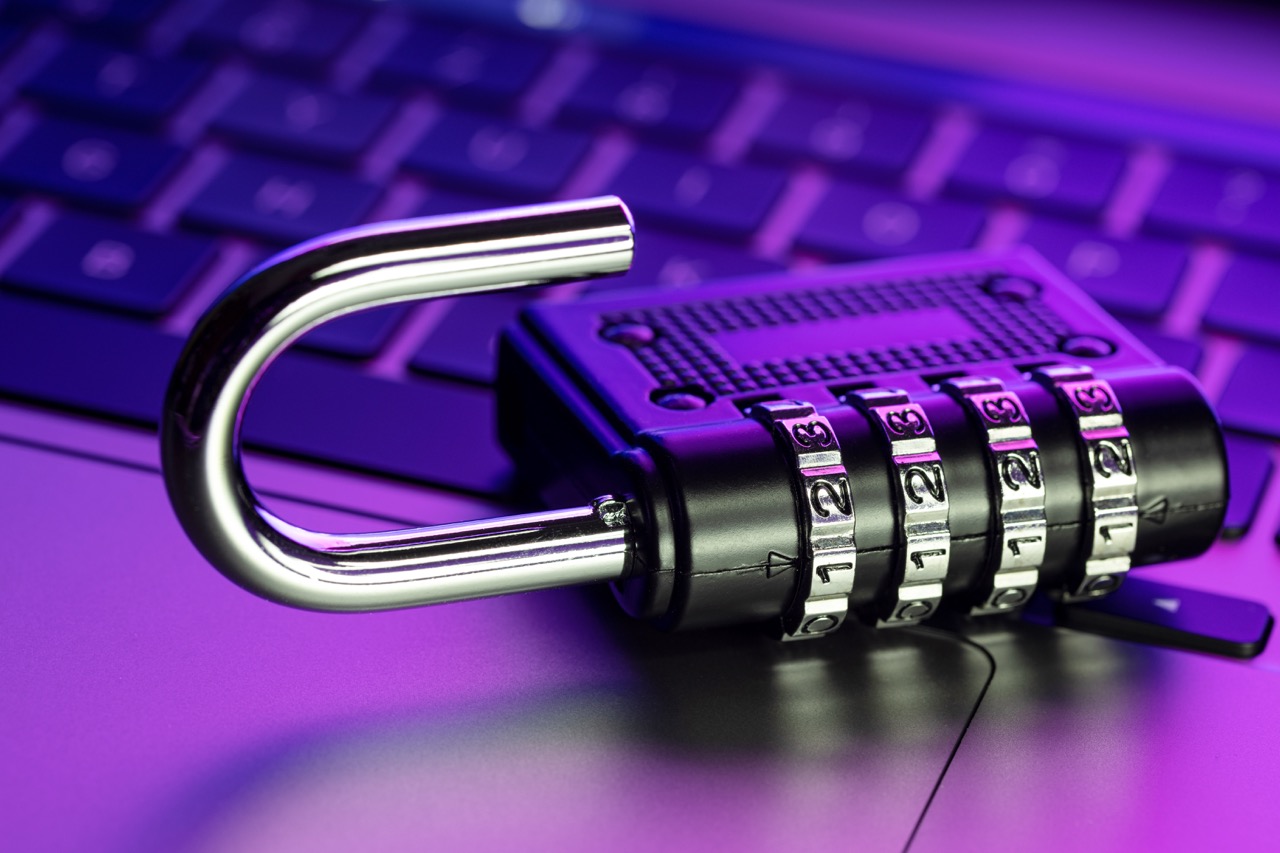 Jak zabezpieczyć się przed cyber-zagrożeniami?